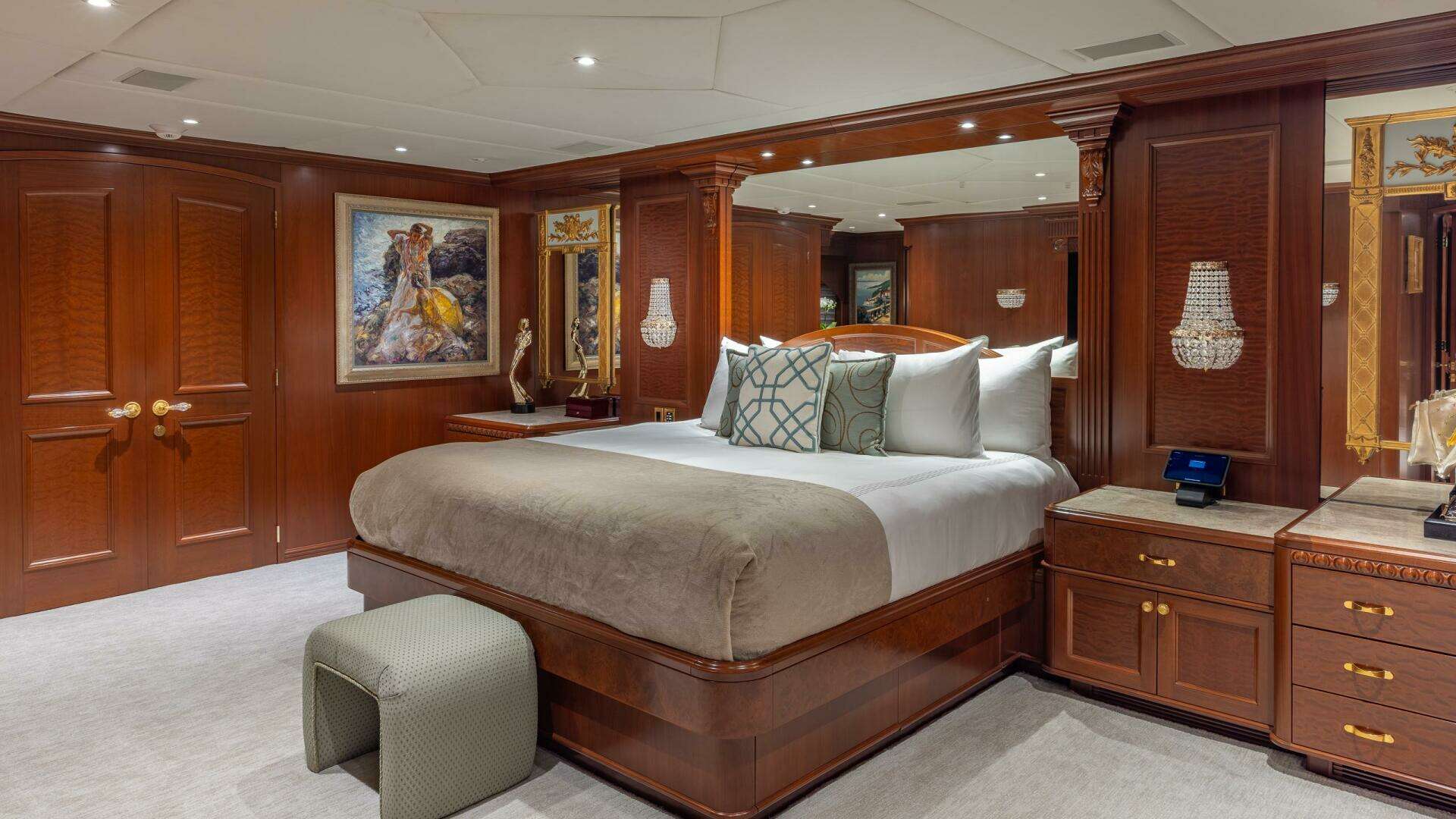 2001 Trinity Yachts Tri-Deck MY - Image 7