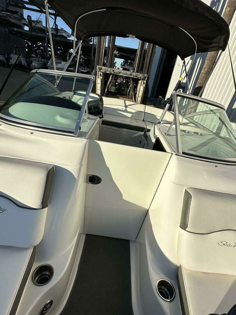 2012 Sea Ray 200 Sundeck - Image 14
