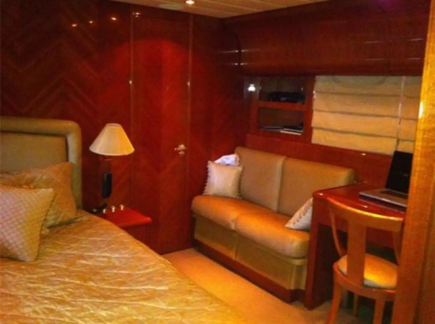 2001 Leopard 27M Open - Image 4