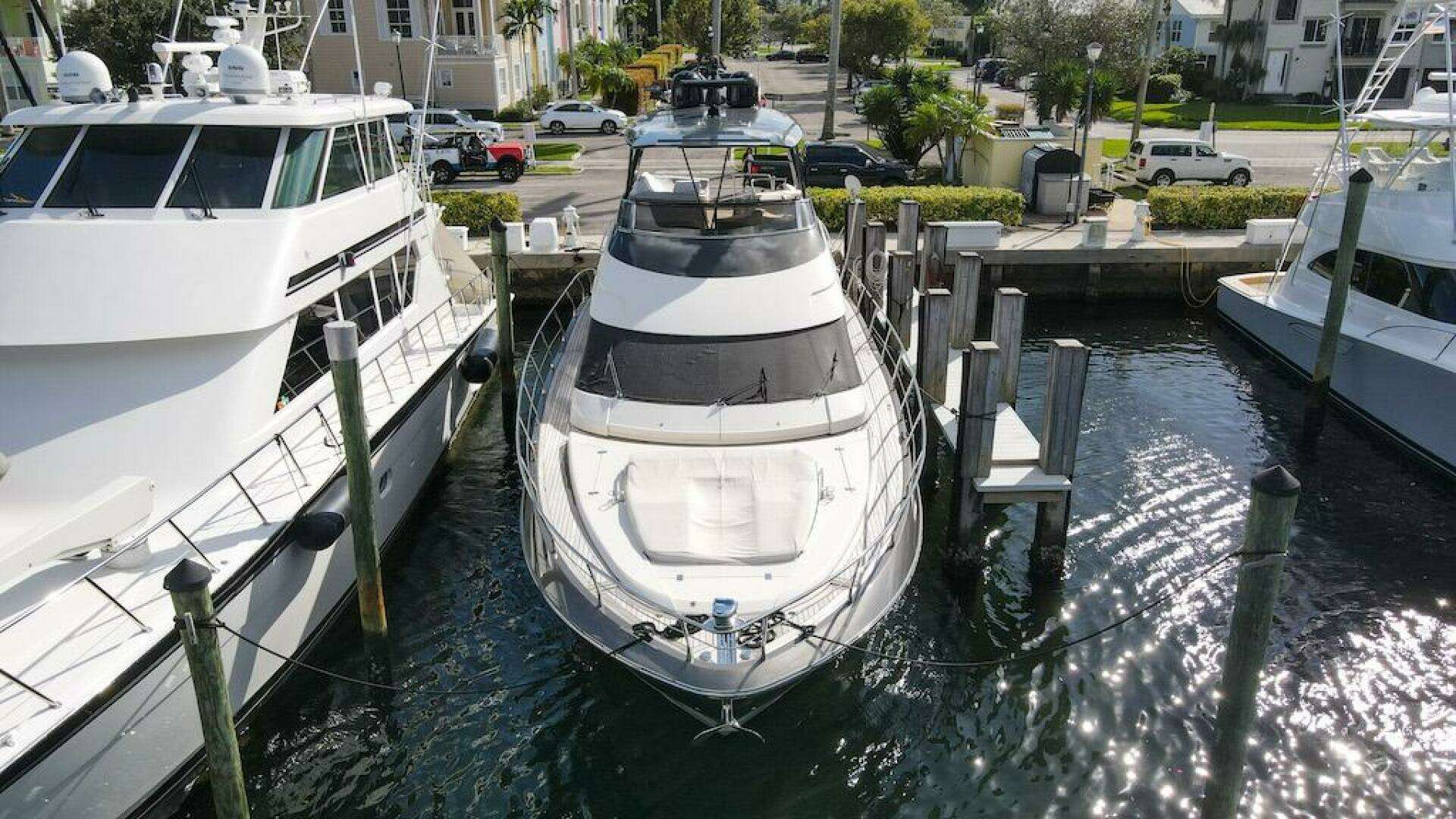 2016 Marquis 660 Sport Yacht - Image 10