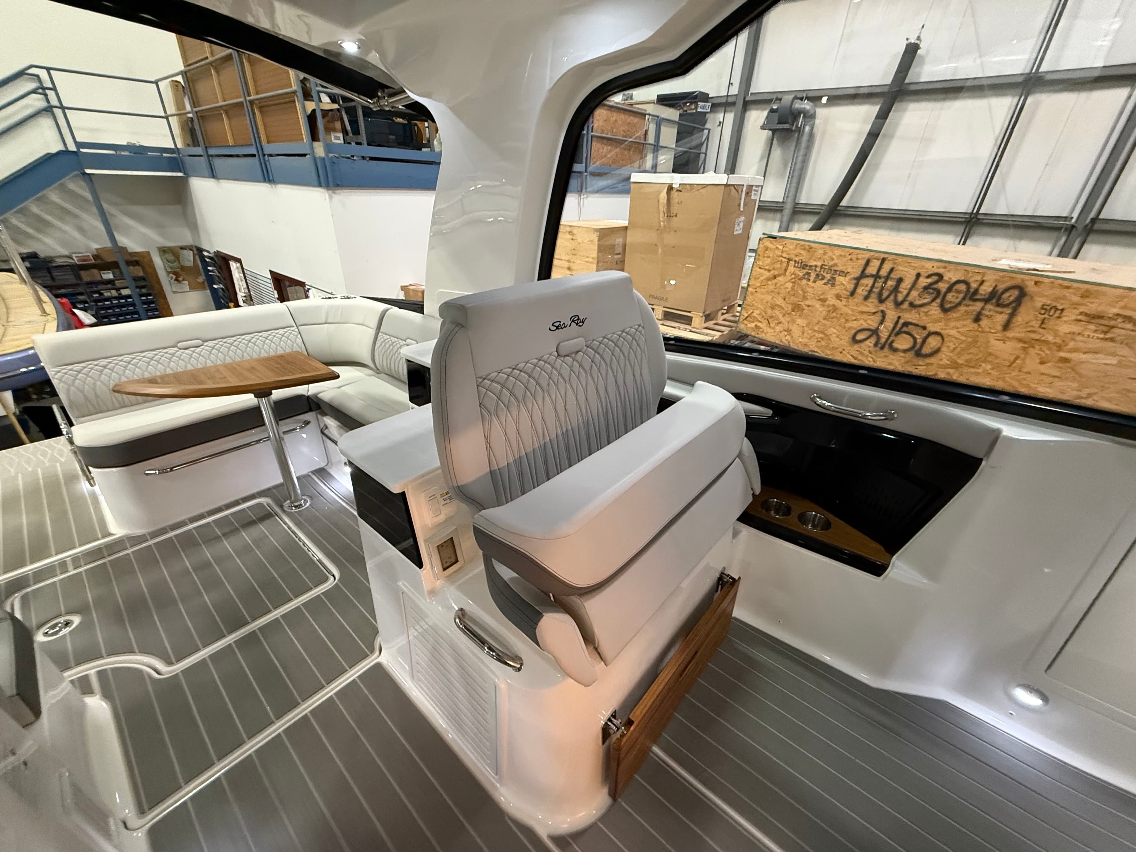2026 Sea Ray Sundancer 370 - 13