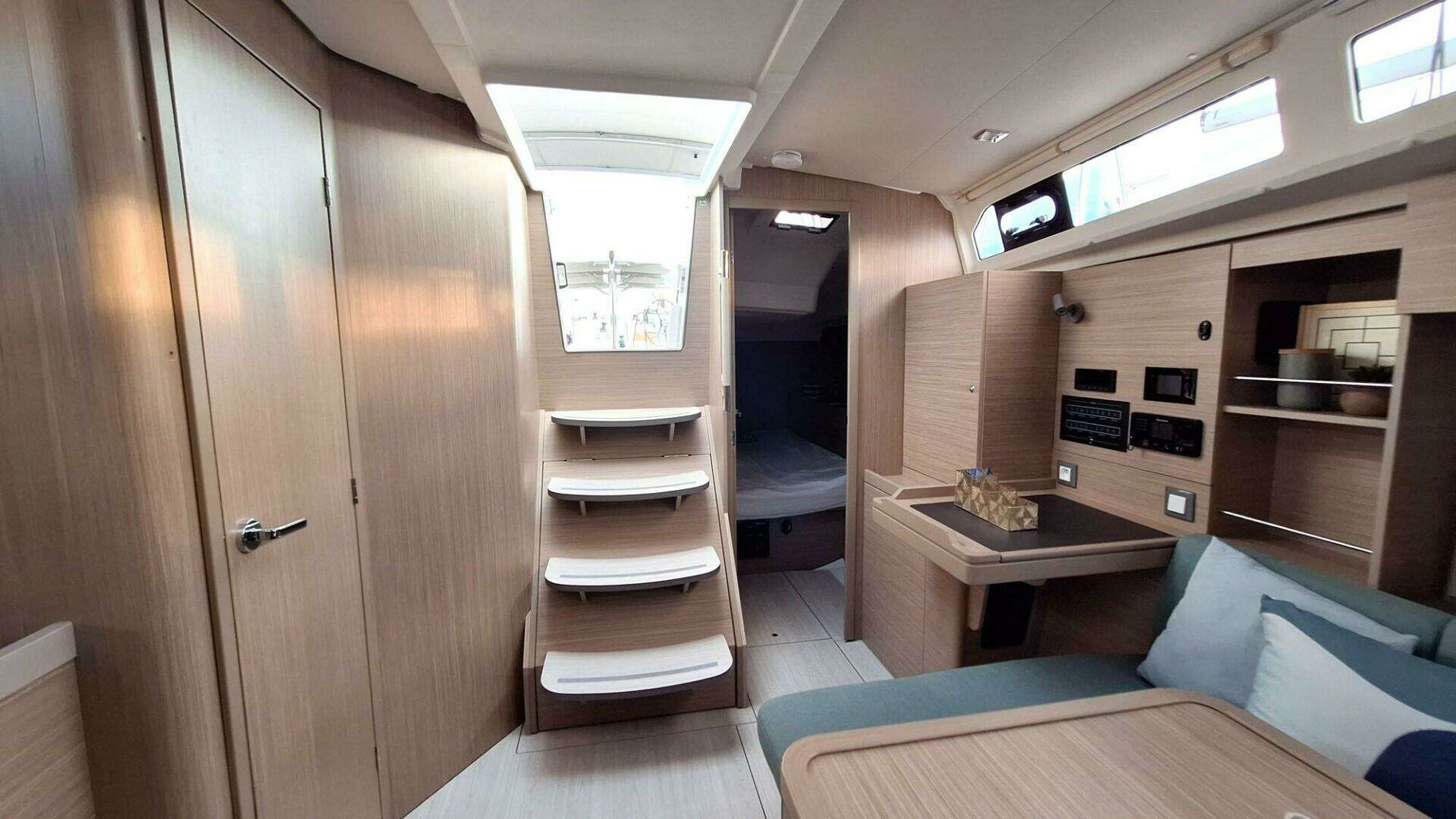 2026 Beneteau Oceanis 37.1 ELECTRIC - Image 11