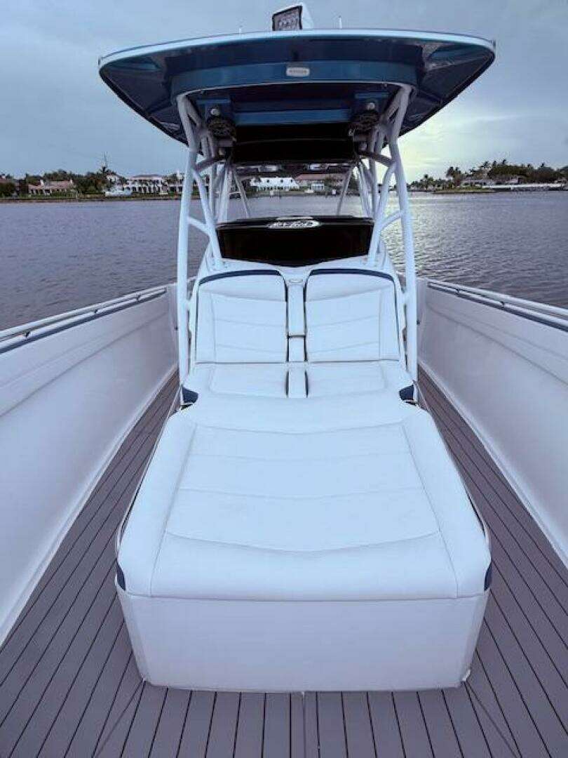 2022 Nor-Tech 390 Sport Center Console - Image 28