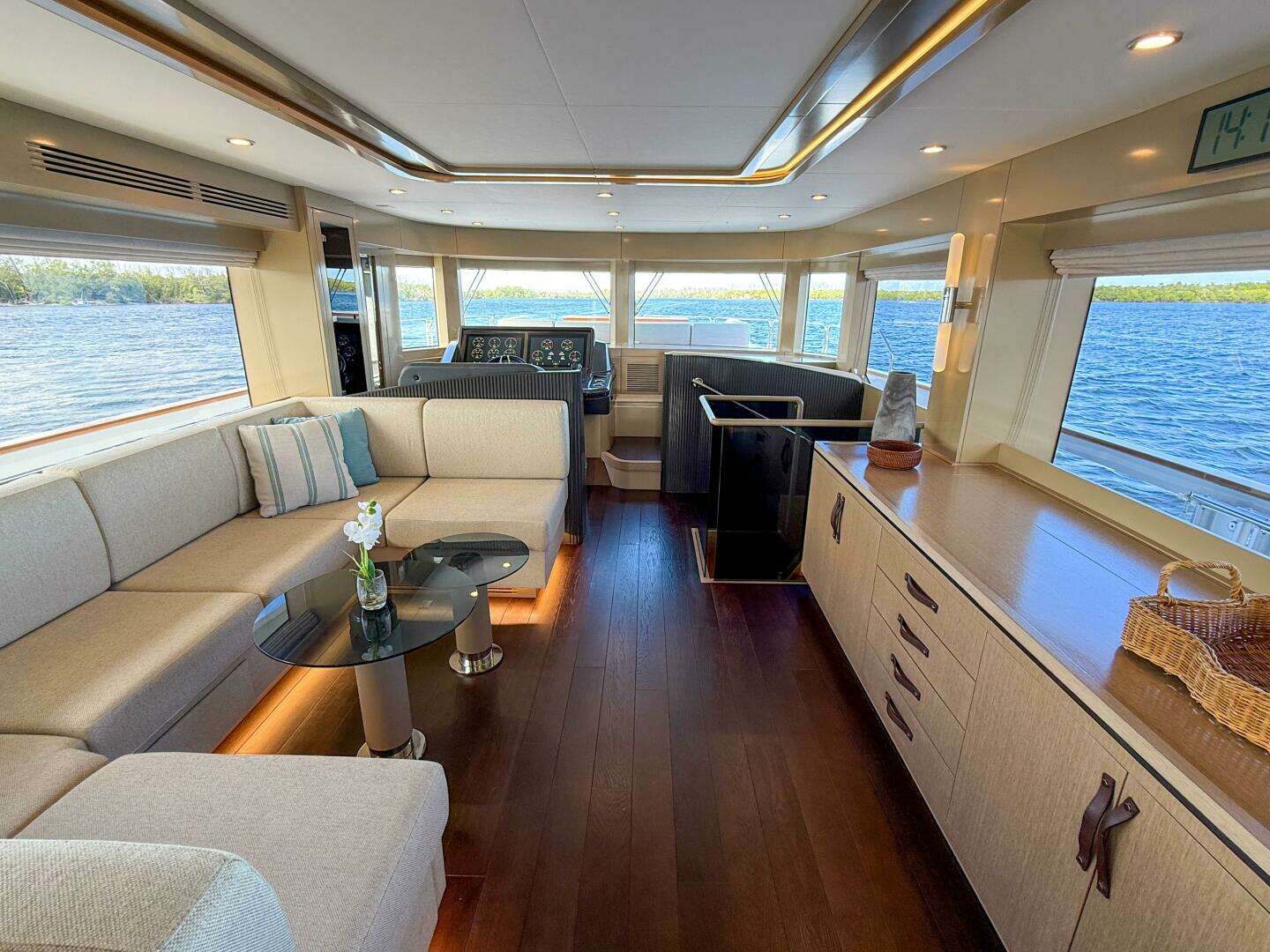 2023 Sirena 68 - Image 29