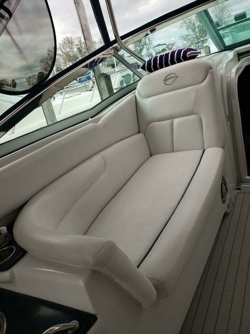 2008 Crownline 340 Cruiser - Image 3