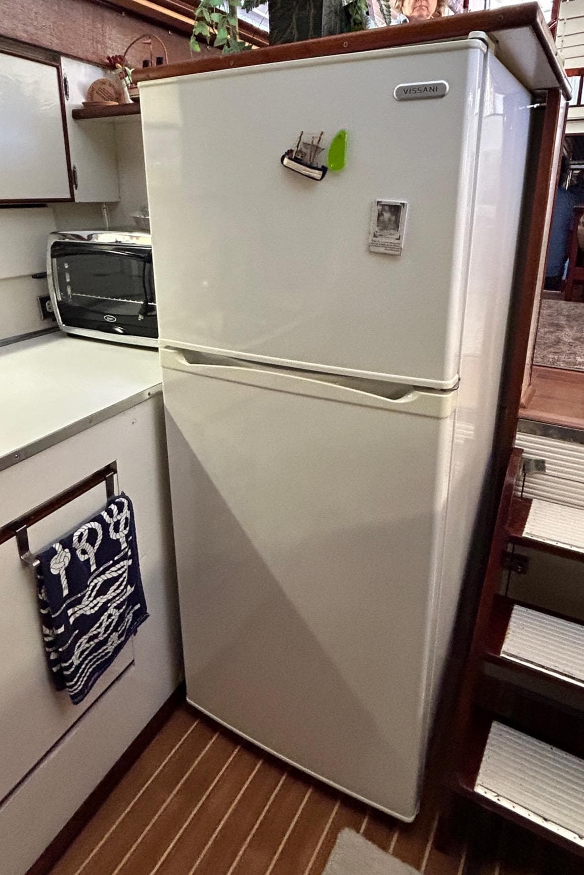 Refrigerator with freezer