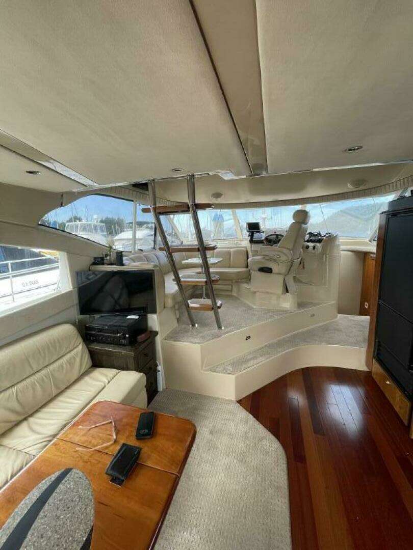 2001 Cruisers Yachts 5000 Pilothouse - Image 7