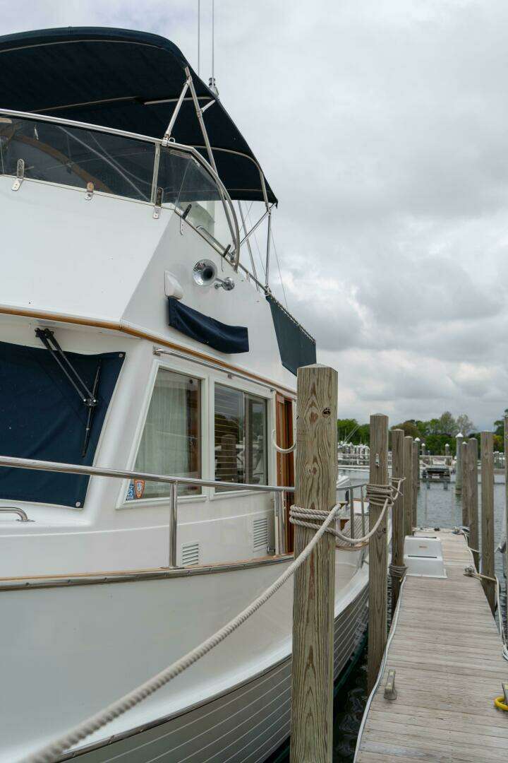 2001 Grand Banks 42 Classic - Image 7