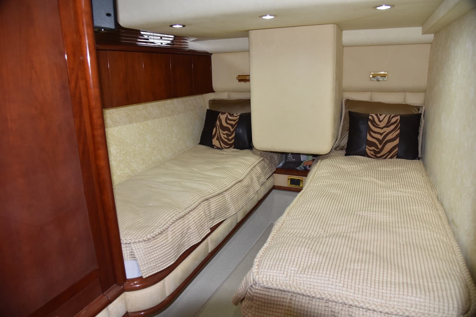 2002 Fairline Squadron 58 - Image 37