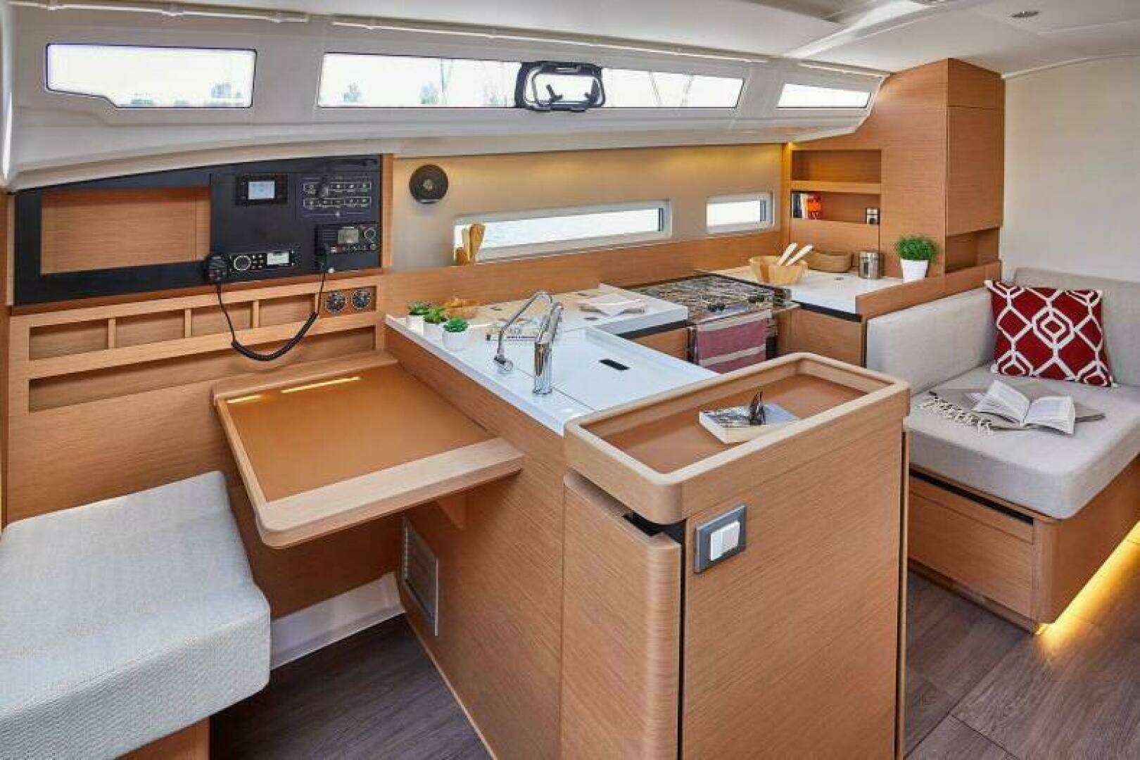 2021 Jeanneau Sun Odyssey 410 - Image 12
