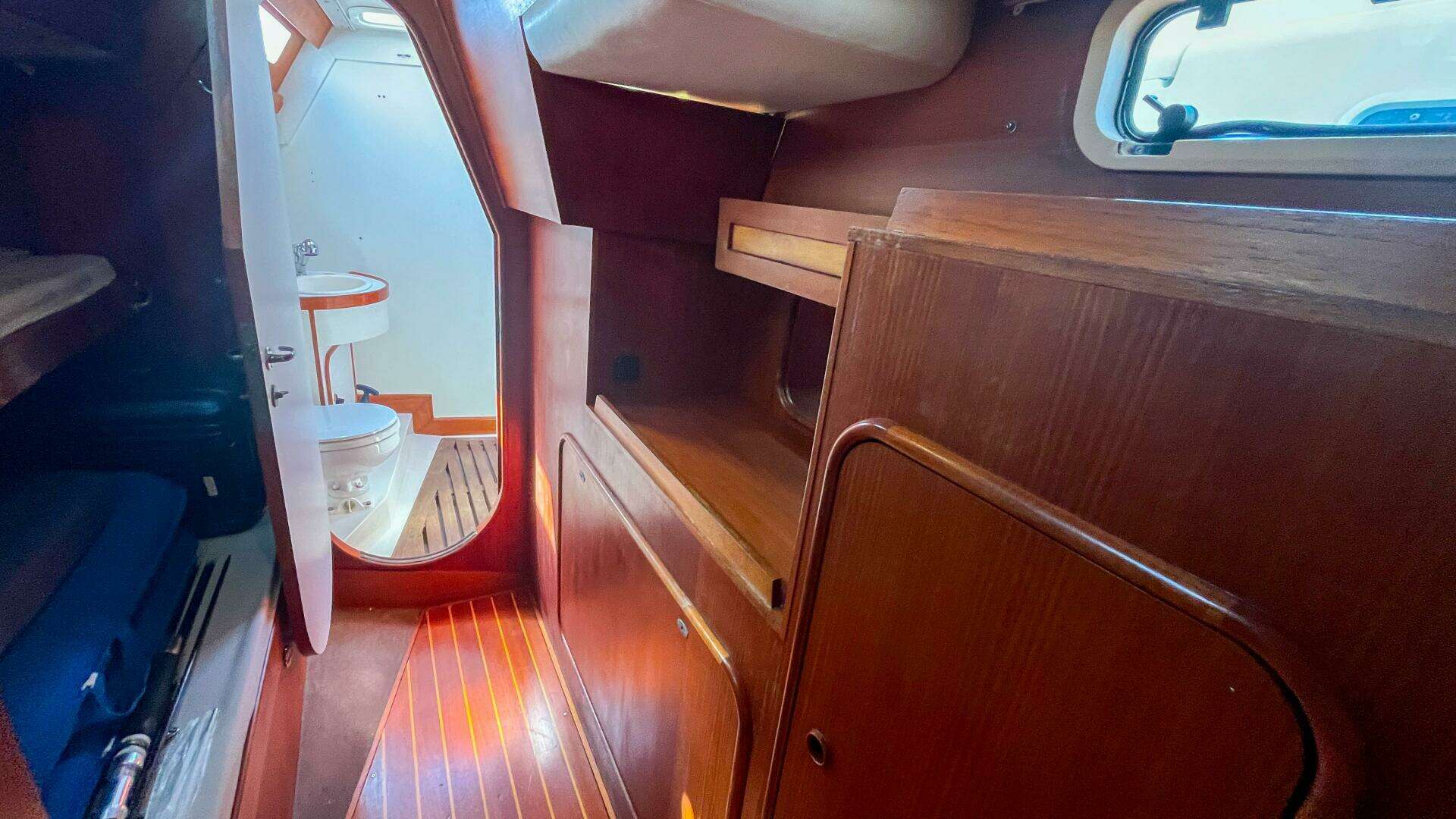 1991 Oyster Lightwave 48 - Image 16