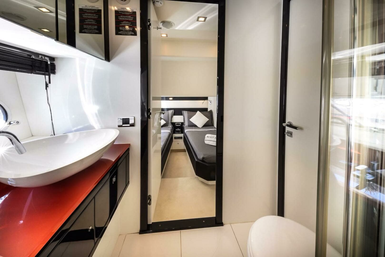 2011 Sunseeker PREDATOR 74 - Image 18
