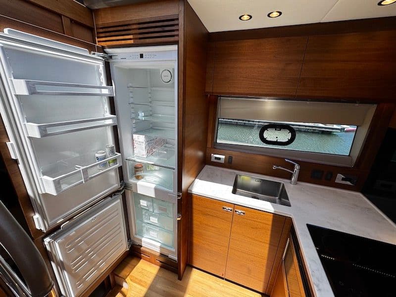 2020 Princess V50 - 32