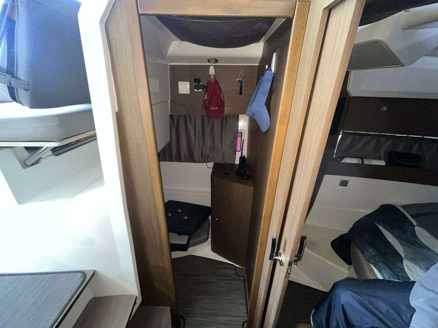 2018 Jeanneau NC 895 - Image 27
