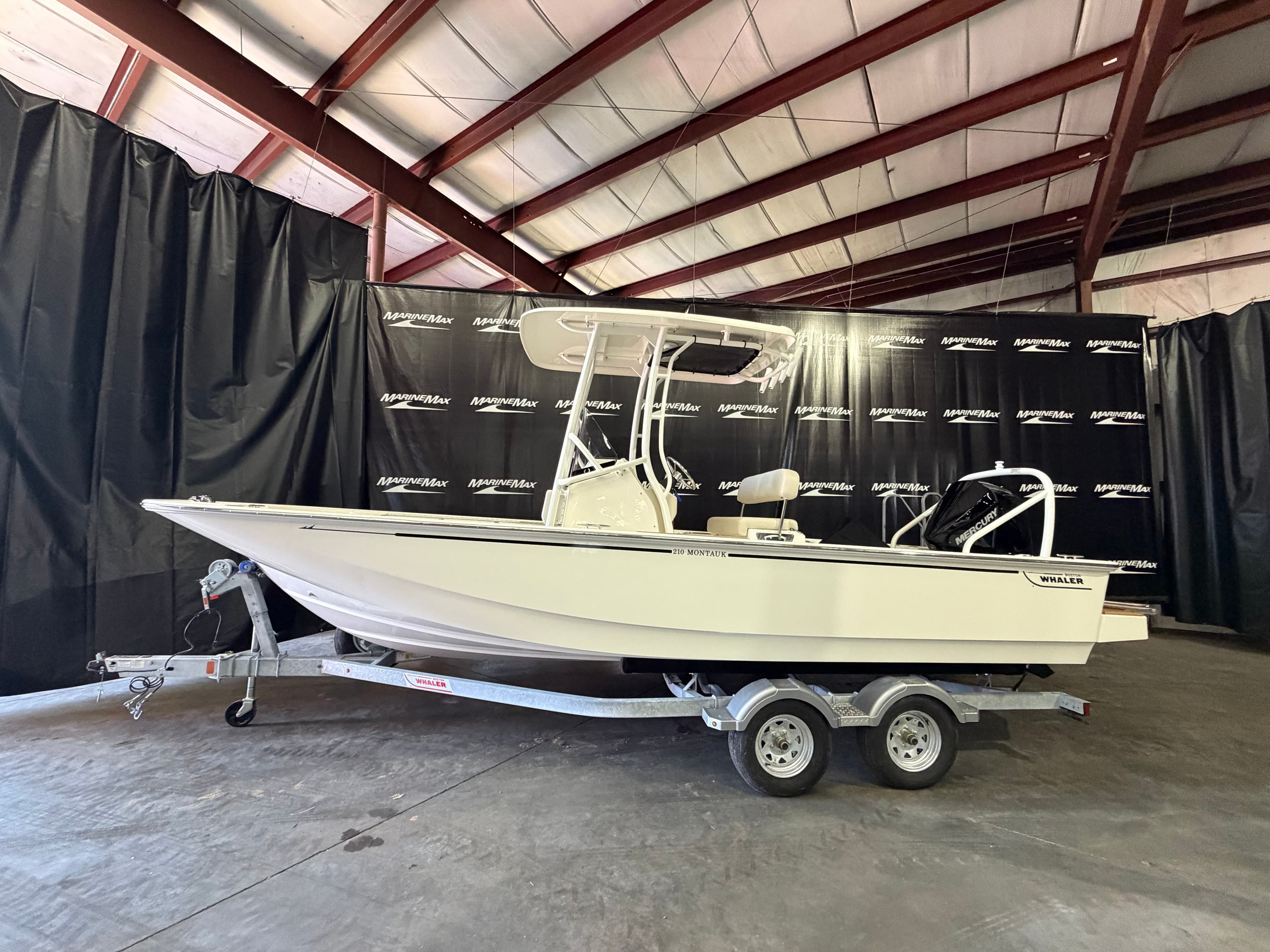 2026 Boston Whaler 210 Montauk