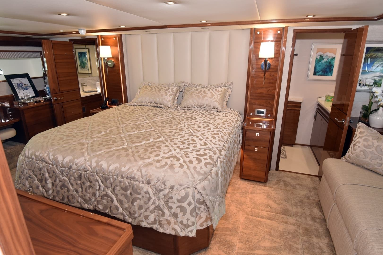 2024 Viking 90 Skybridge - Image 4