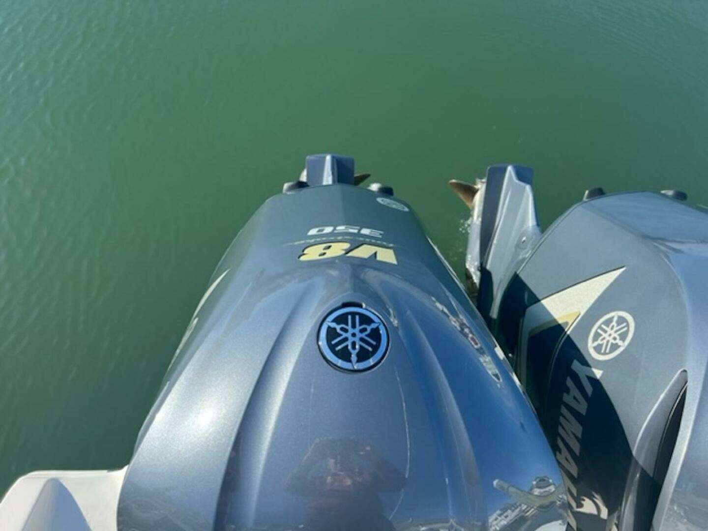 2008 Spectre 34 Center Console - Image 14
