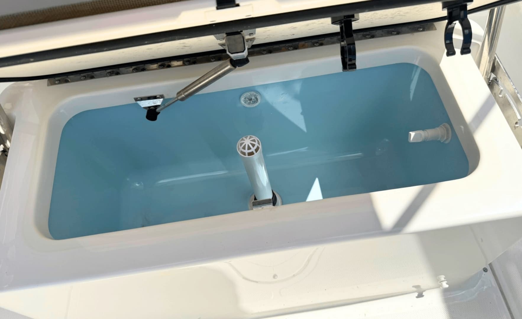 2023 Boston Whaler 190 Montauk - Image 22