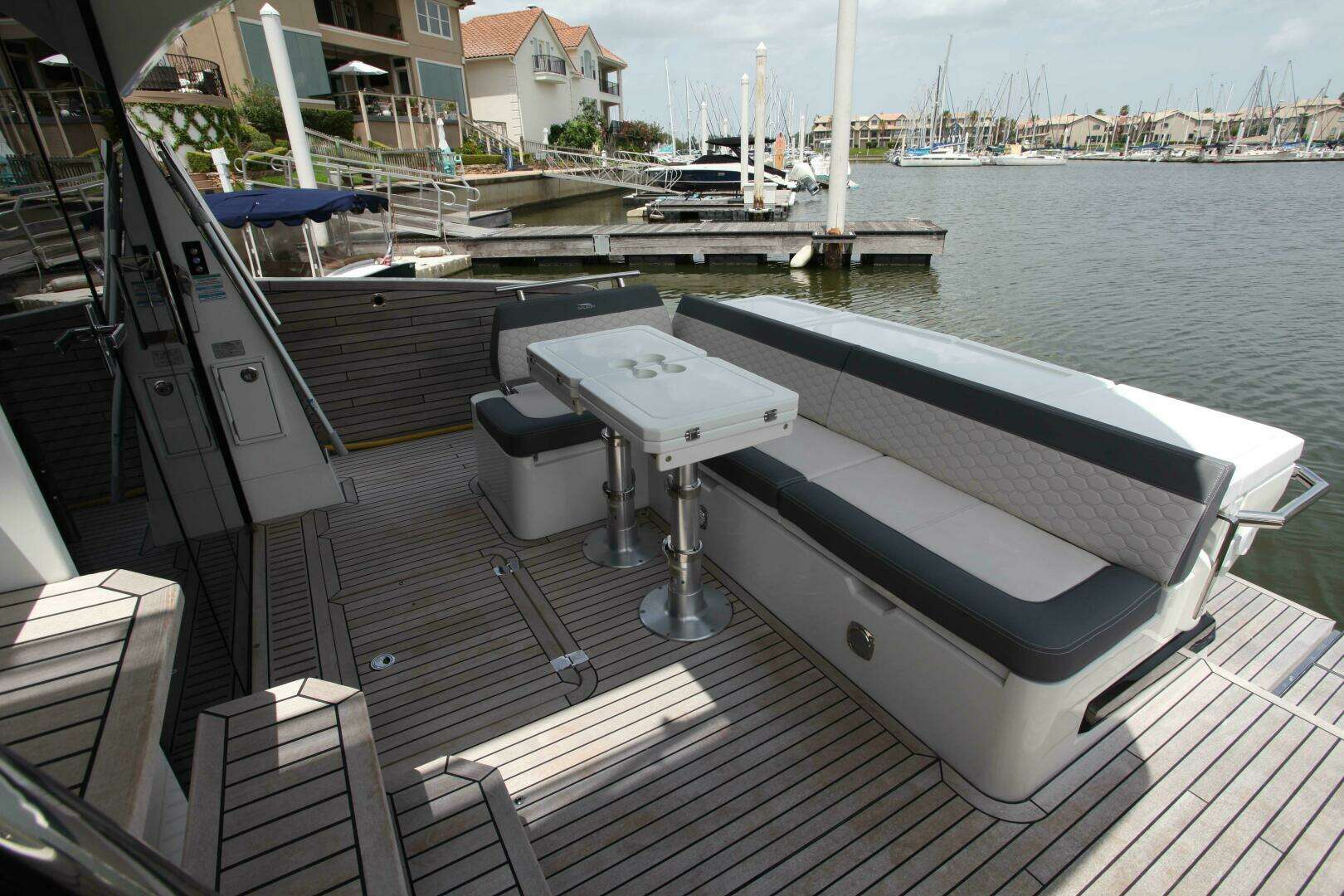 2025 Galeon — - Image 38
