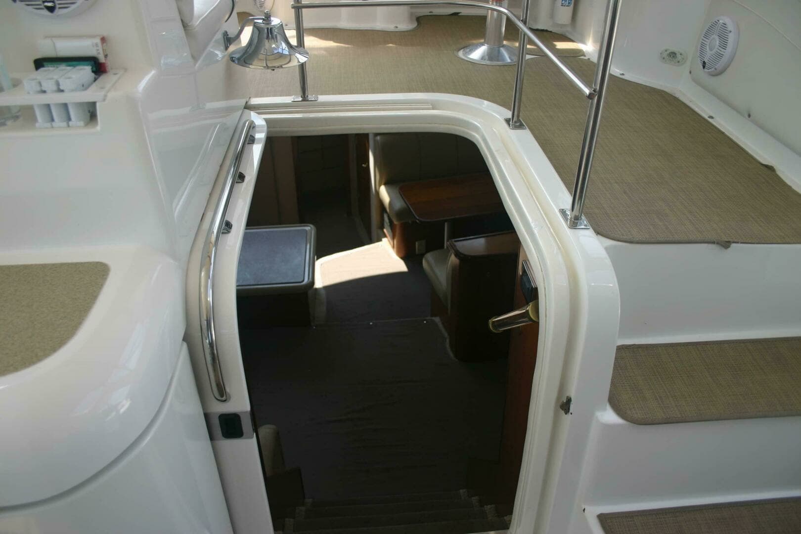 2001 Cruisers Yachts 3750 Motor Yacht - Image 25