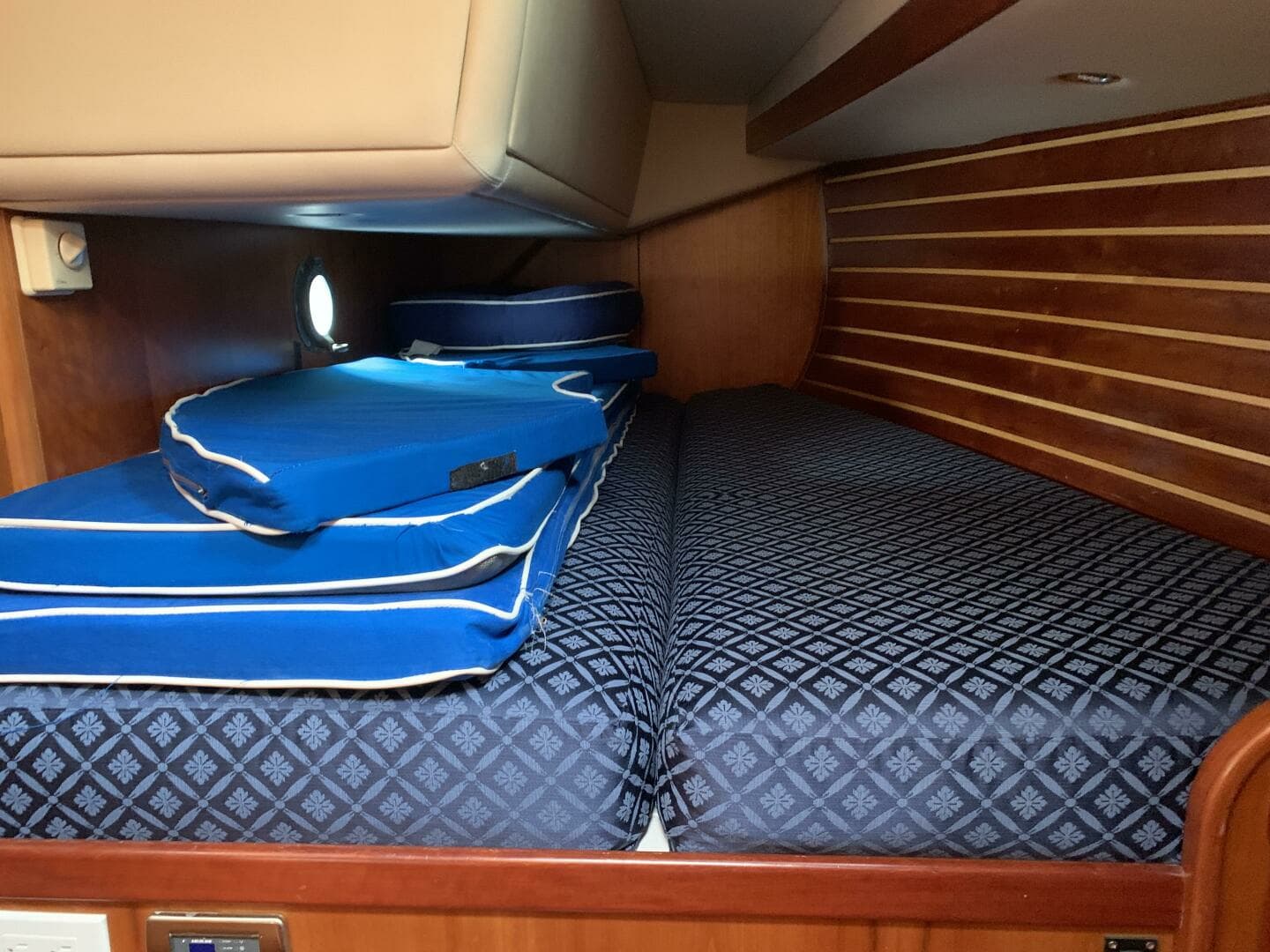 2004 ShearWater 45 - Image 28