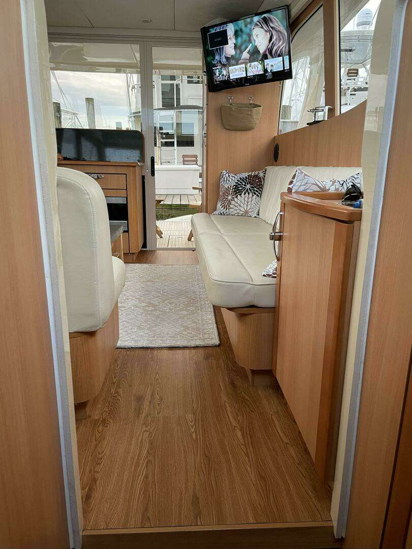 2013 Greenline 33 - Image 71