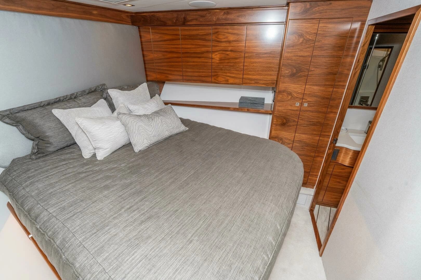 2025 Viking 90C - Image 55