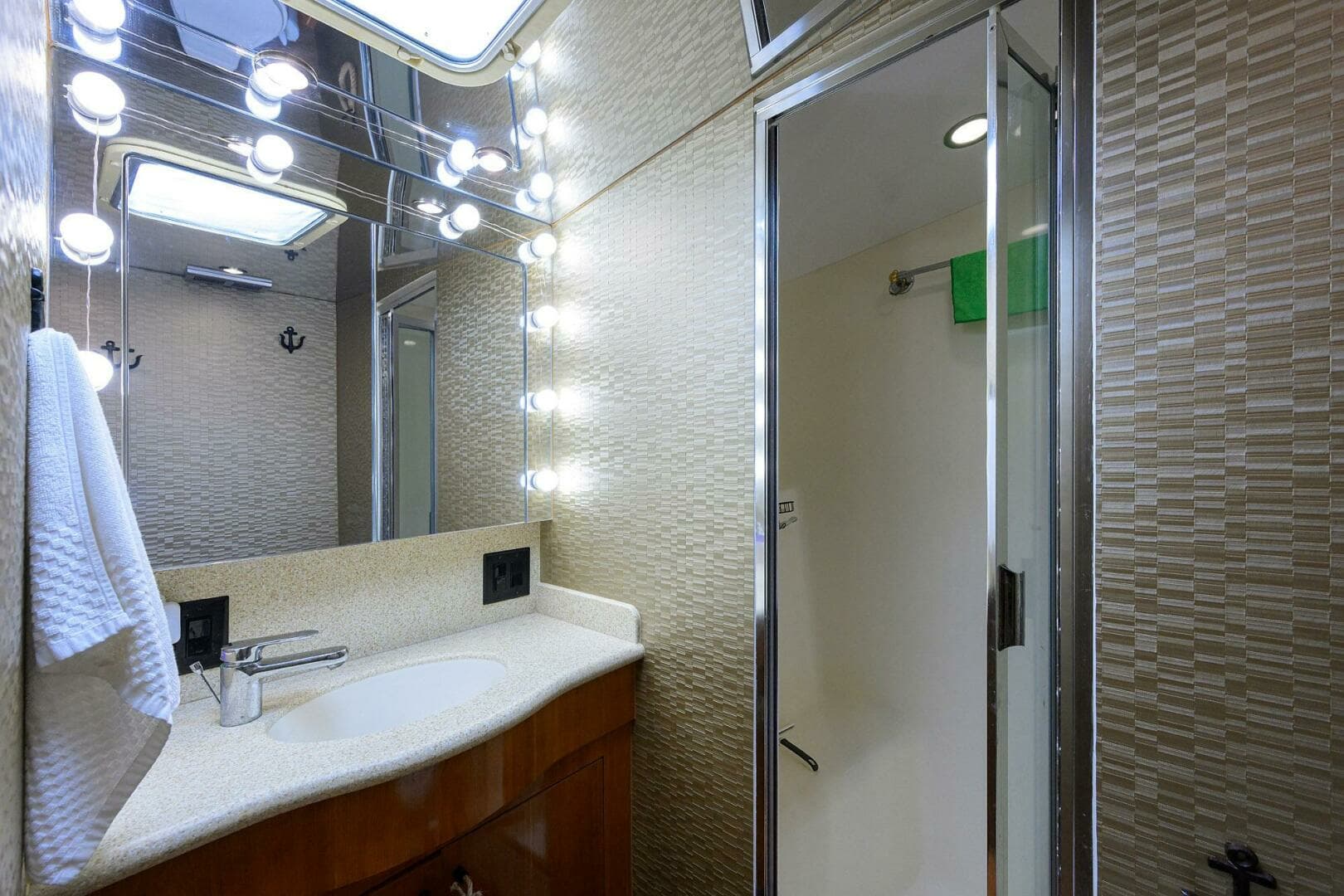 2001 Hatteras Convertible - Image 26
