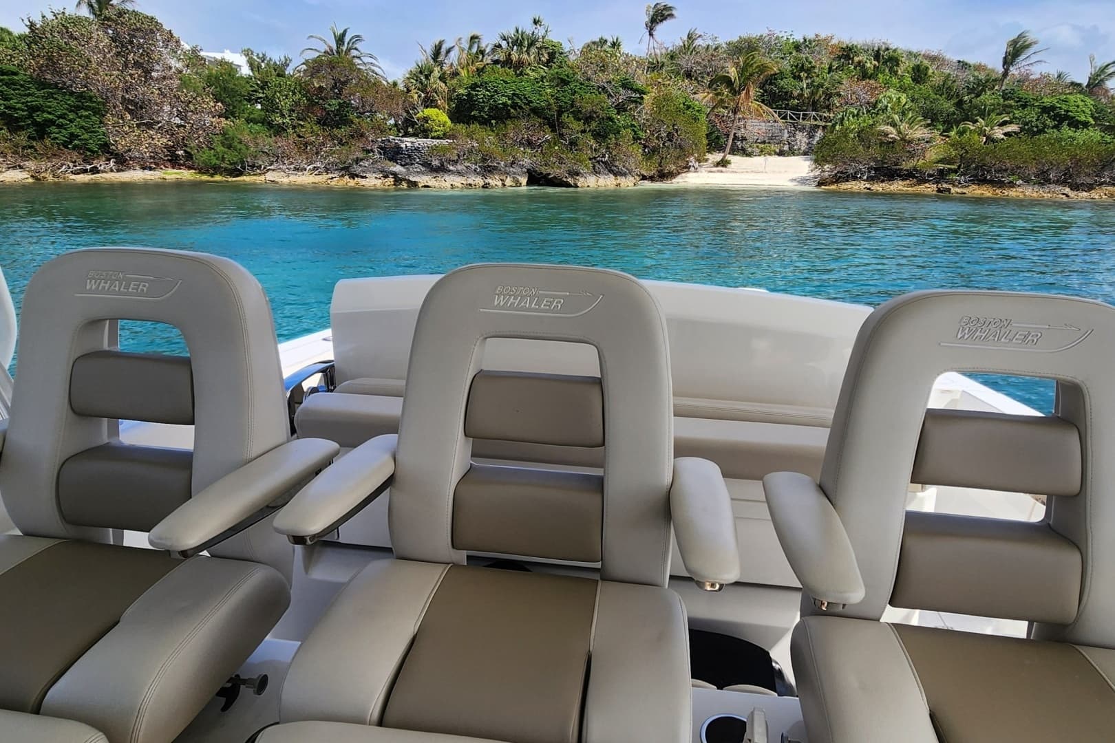 2020 Boston Whaler Outrage - Image 12