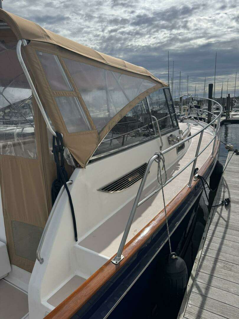2001 Legacy Yachts Express - Image 3