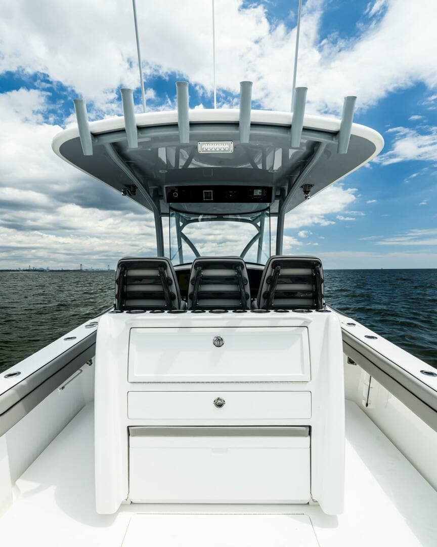 2025 Valhalla Boatworks V33 Center Console - Image 18