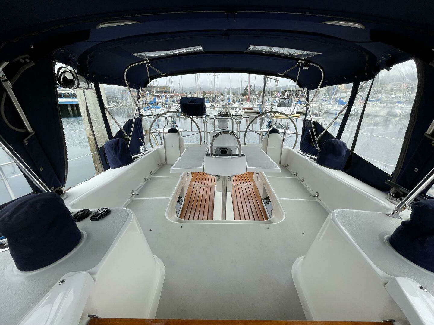 2005 Catalina 470 - Image 12