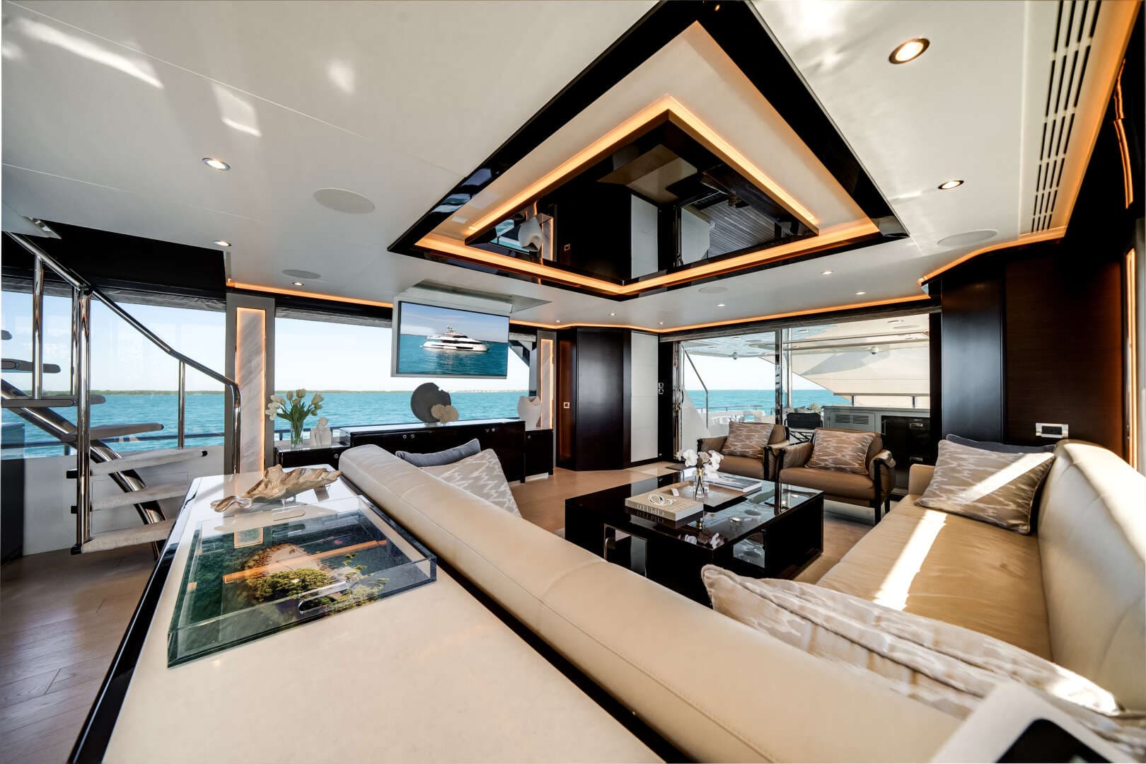 2022 Ocean Alexander 37L - Image 24