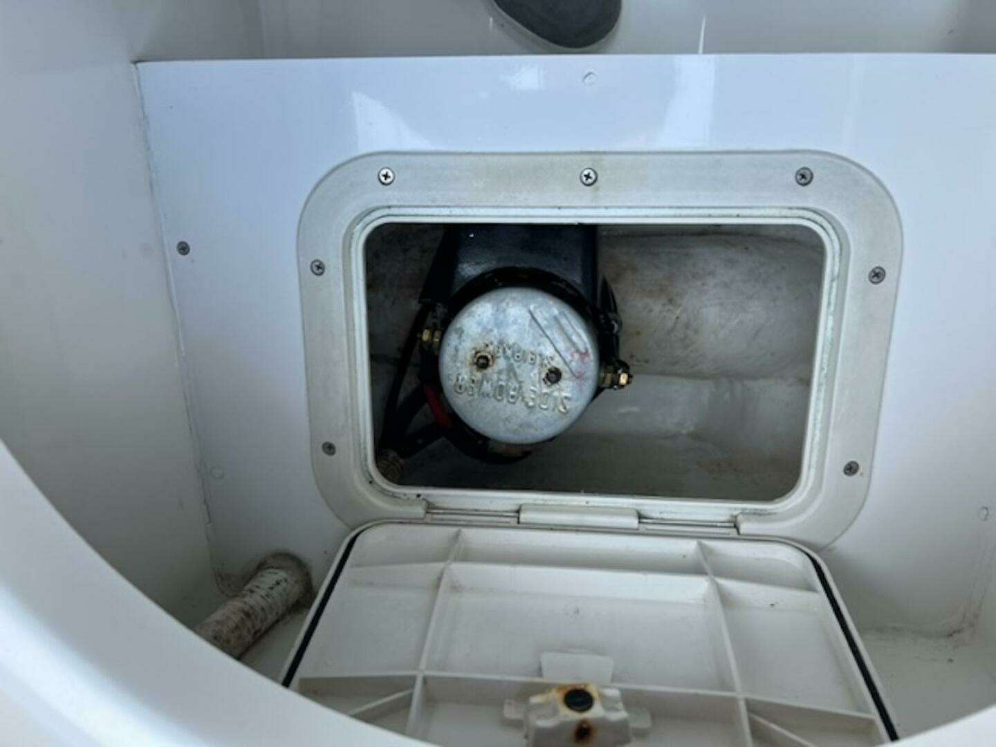 2008 Spectre 34 Center Console - Image 41