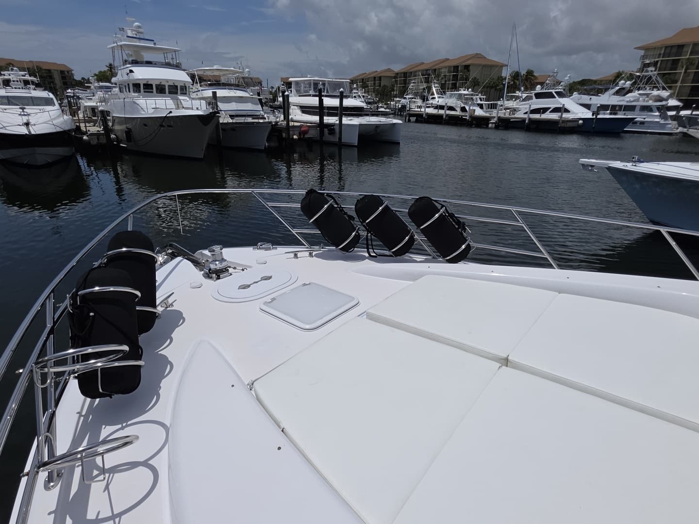 2008 Hatteras — - Image 11