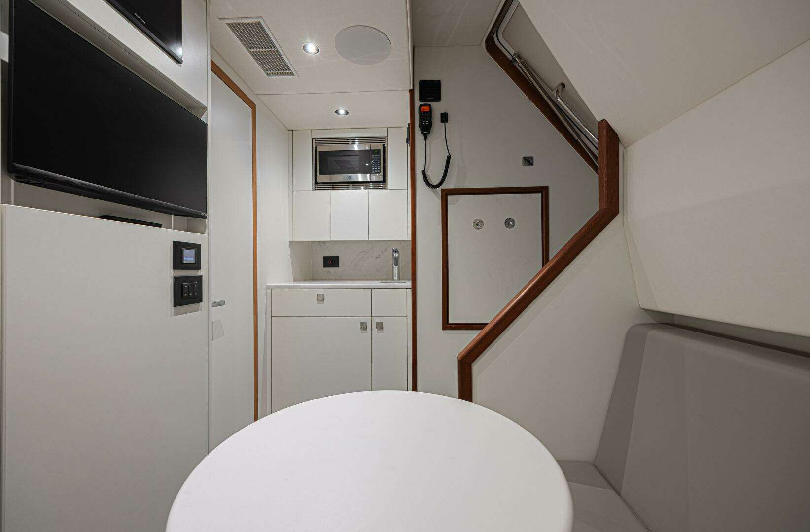 2025 Sunseeker — - Image 25