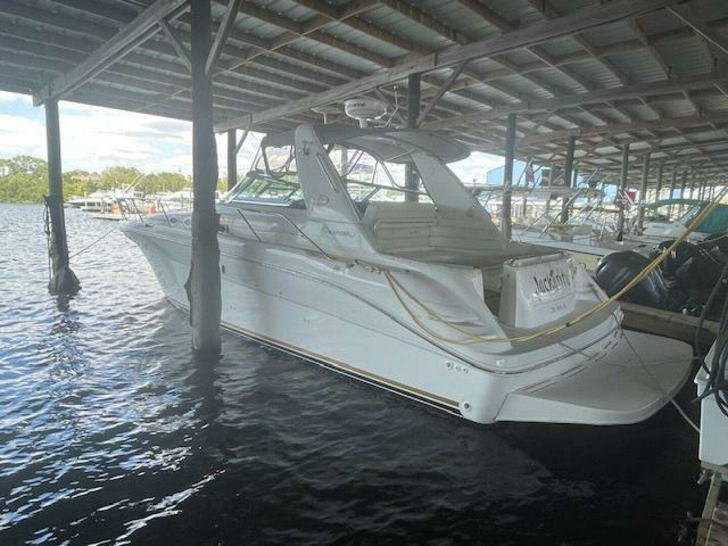 1998 Sea Ray 370 Sundancer - Image 10