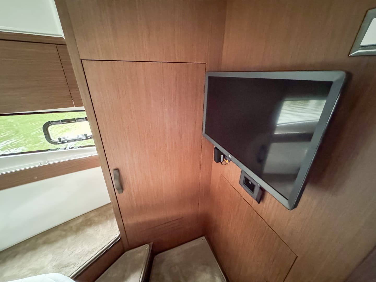 2026 Beneteau Antares 11 - Image 20