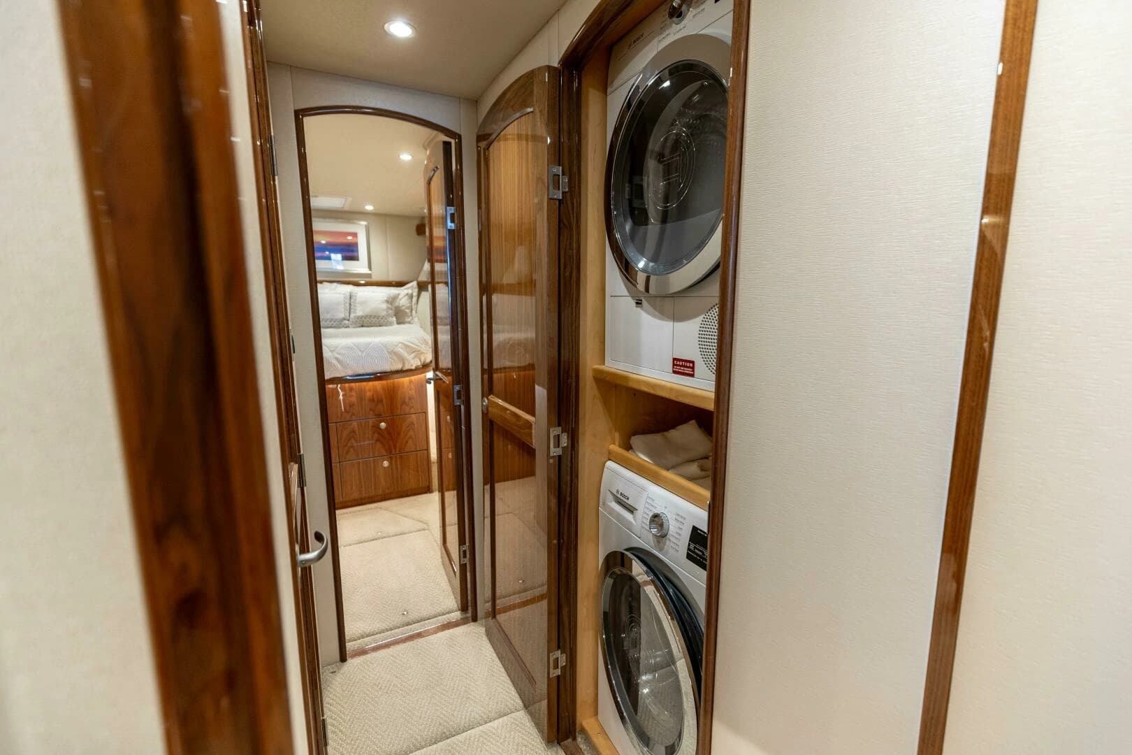 2020 Viking 62 Convertible - Image 25