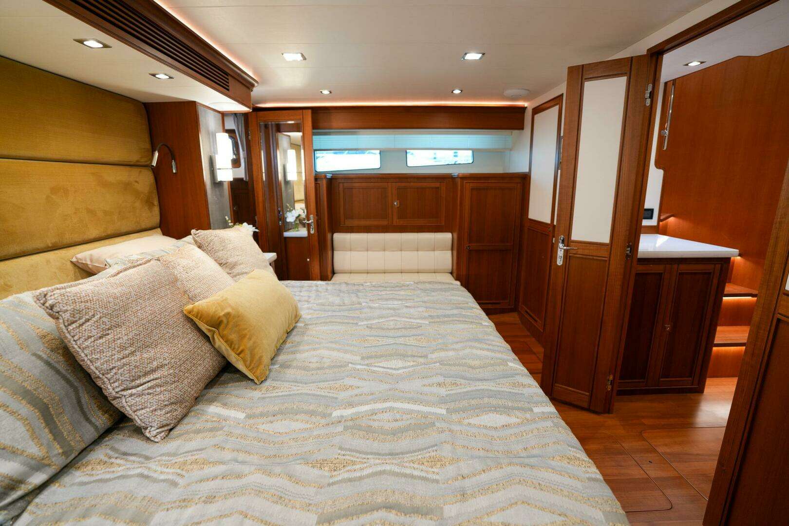 2022 Marlow Explorer 62E-CB - Image 37