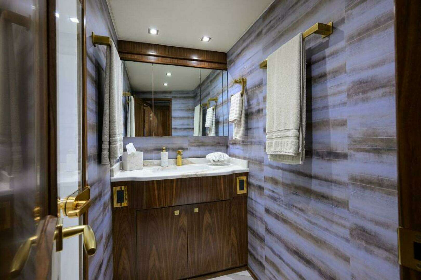 2024 Viking 80 Convertible - Image 17