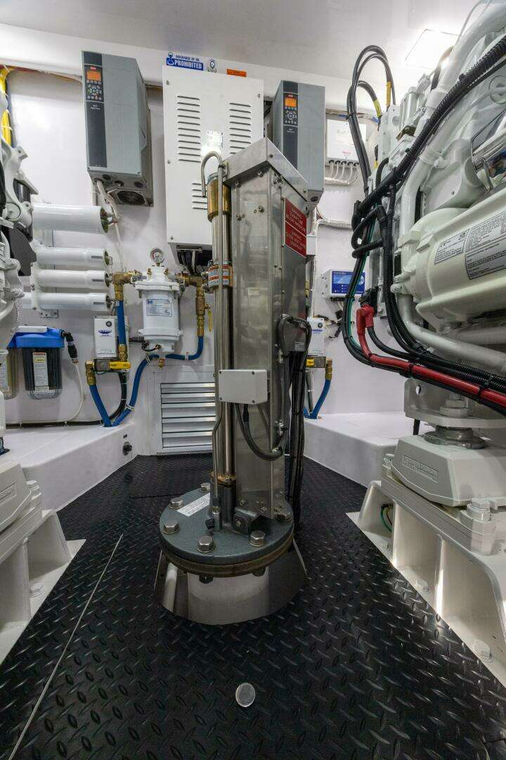 2025 Viking 82 Convertible - Image 69