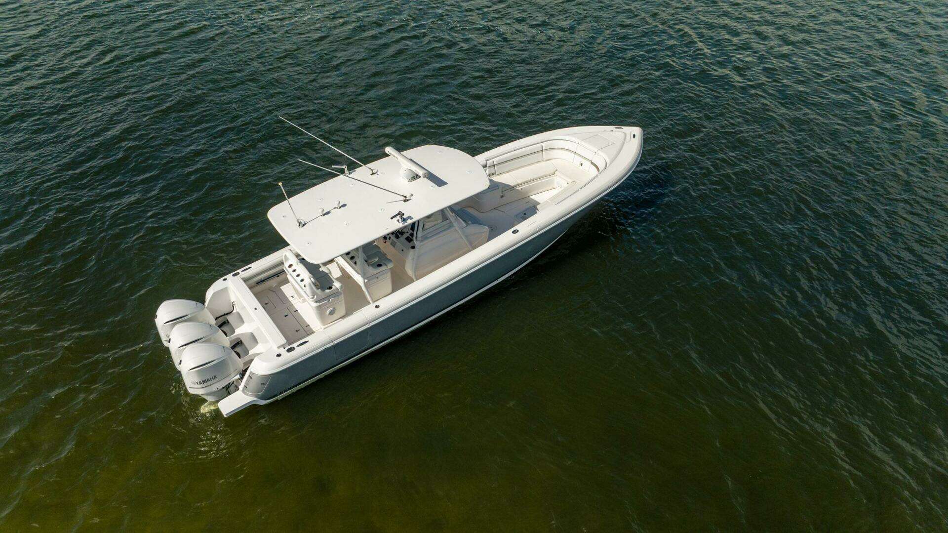 2015 Intrepid 375 CC - Image 6