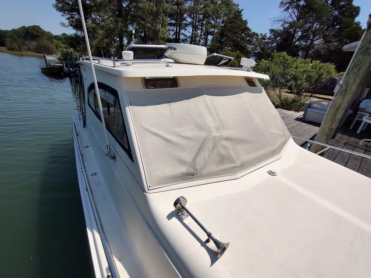 2005 Mainship Pilot 30-II Sedan - 18