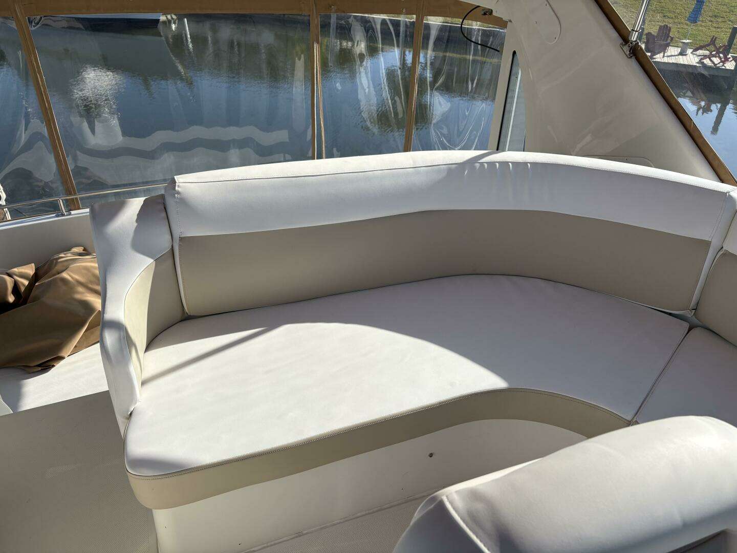 2005 Carver 396 - Image 20