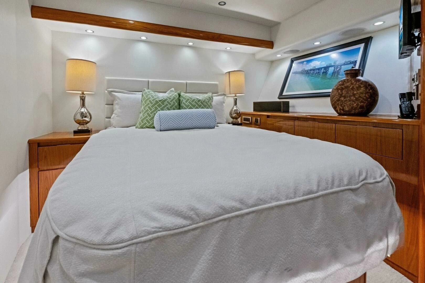 2012 Viking 82 Convertible - Image 42