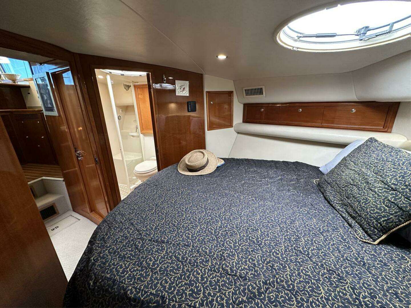 2004 Riviera 40 Sportfish - Image 35