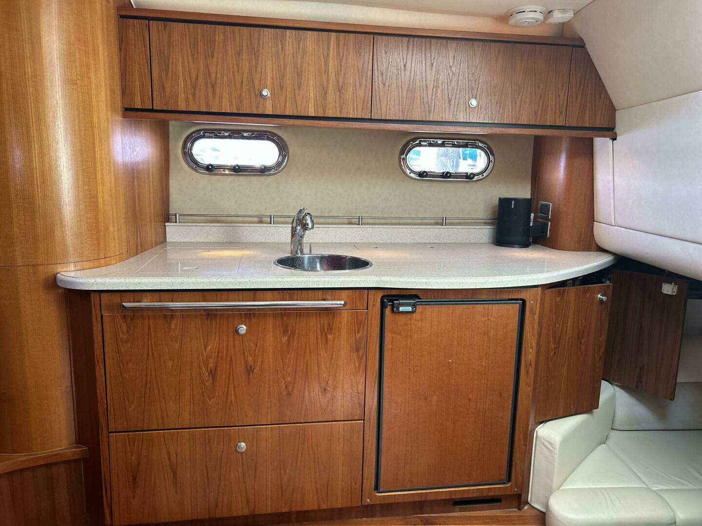 2008 Tiara Yachts 3500 Sovran - Image 29