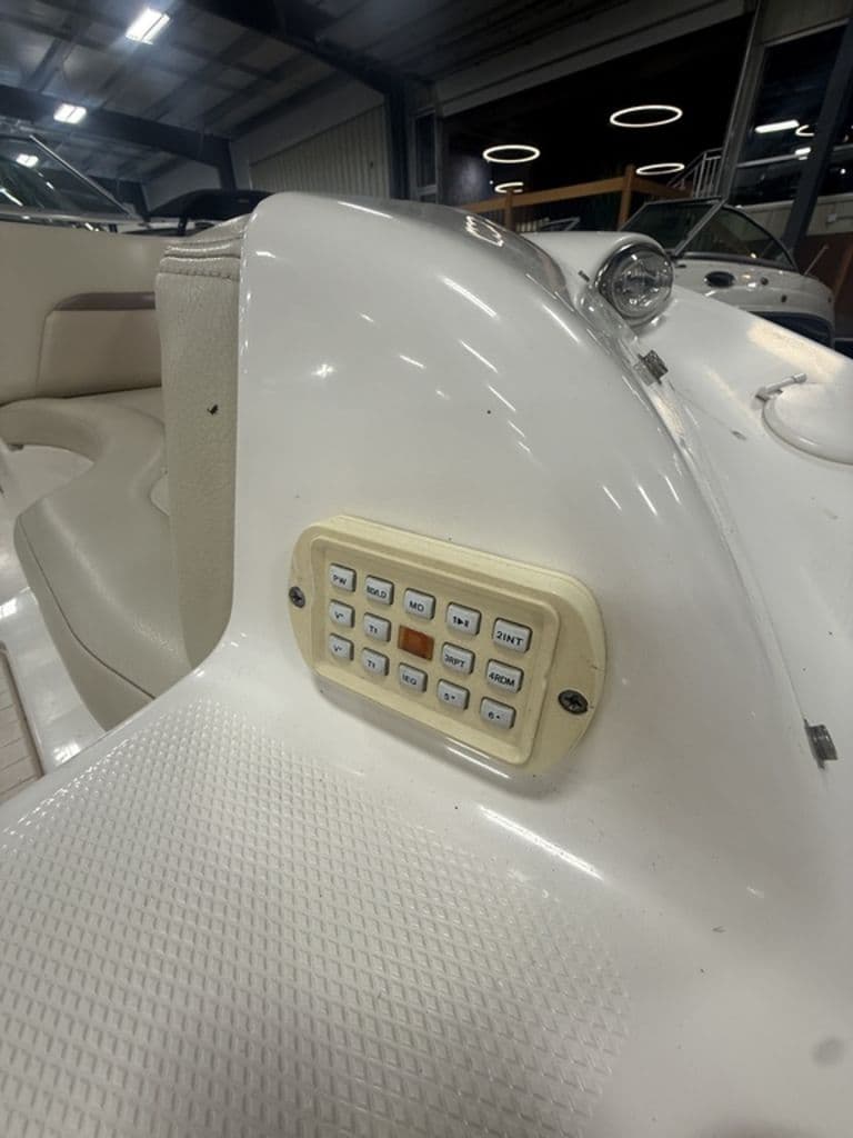 2005 Chaparral 236 - 25