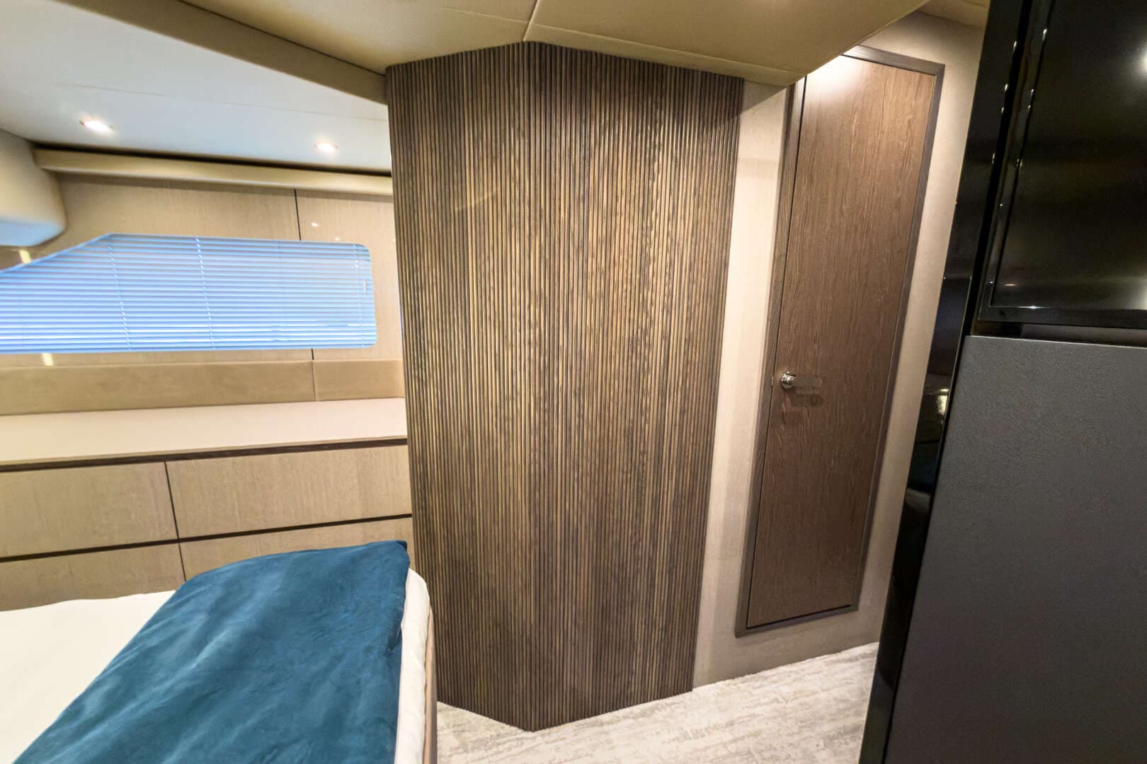 2026 Cruisers Yachts 50 FLY - Image 56